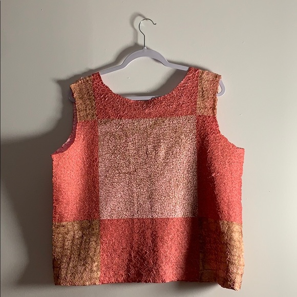 Fun Textured Top - Picture 4 of 4